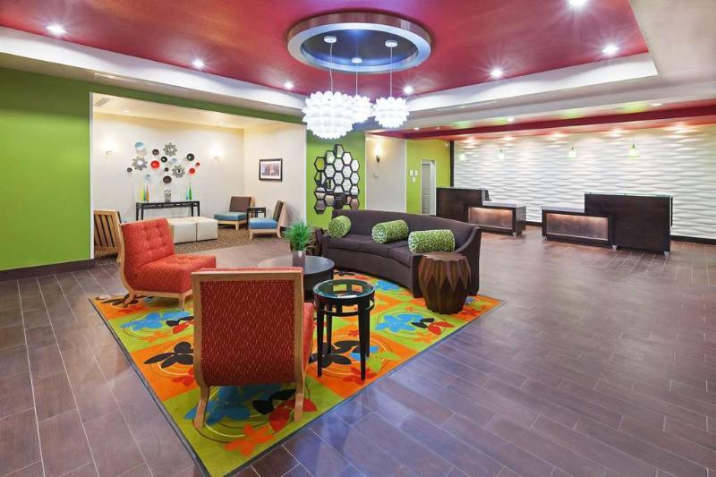 La Quinta By Wyndham Pearsall Exterior foto